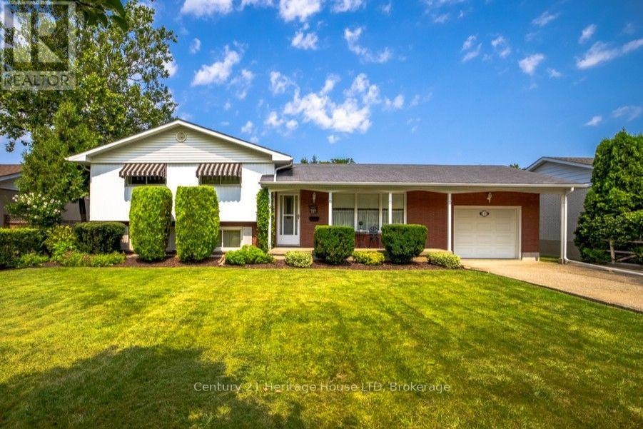 121 Lockhart Drive, St. Catharines, ON, L2T 1W3