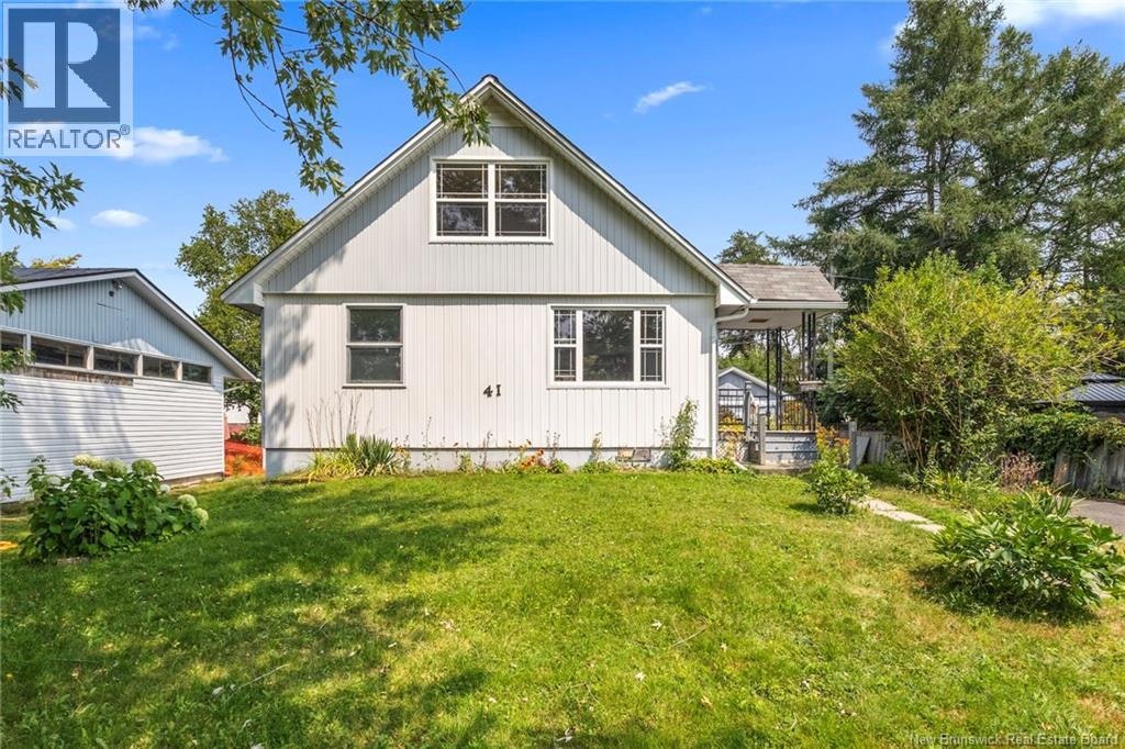 41 Hillcourt Drive, Fredericton, NB, E3A 1S3