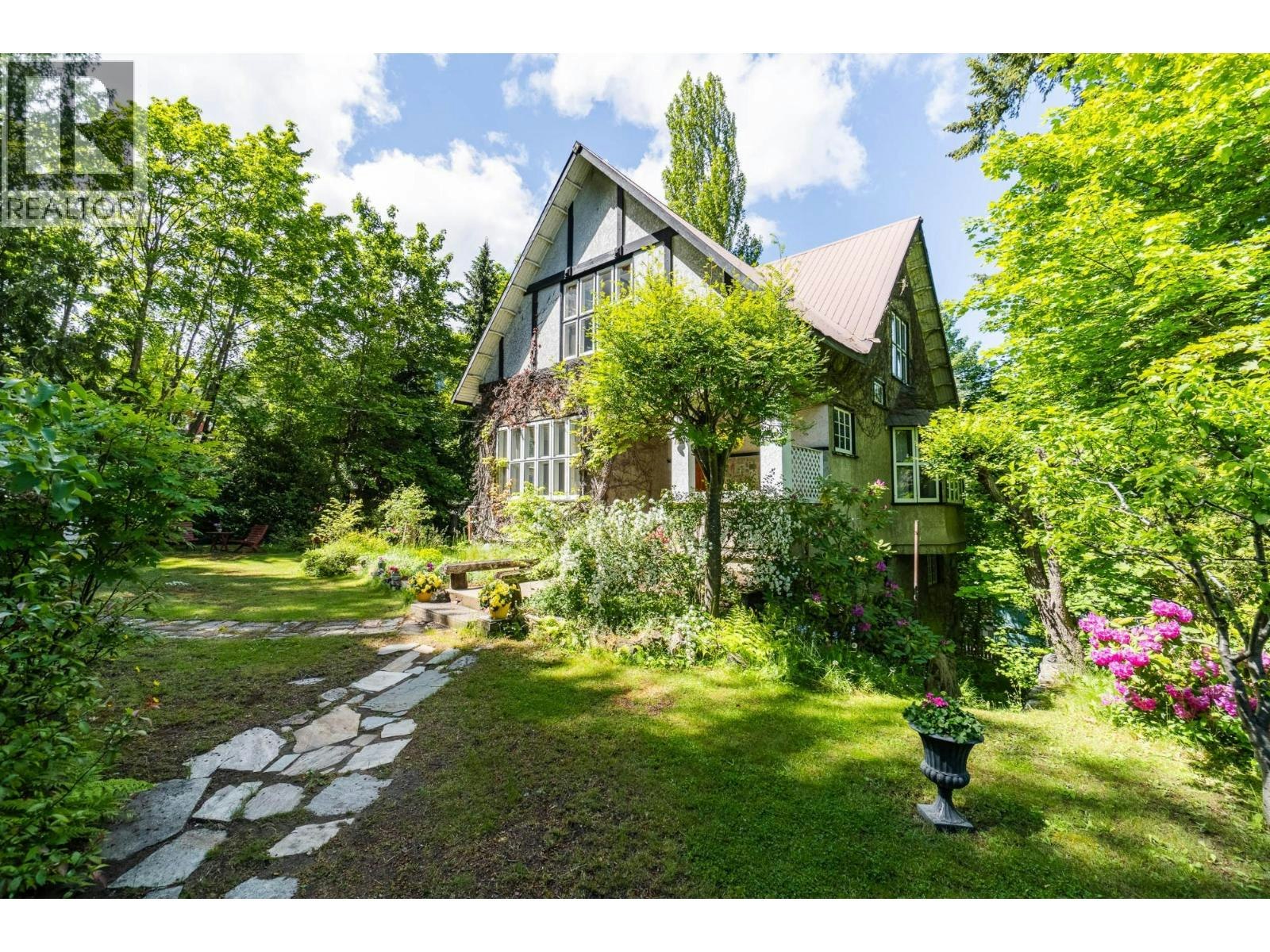 1107 Robertson Avenue, Nelson, BC, V1L 1C2