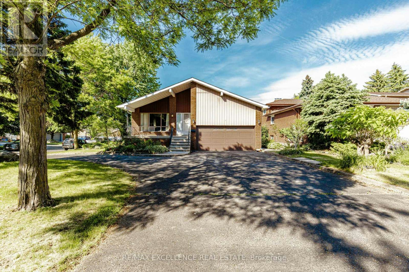15 Maidstone Crescent, Brampton, ON, L6S 2Z4