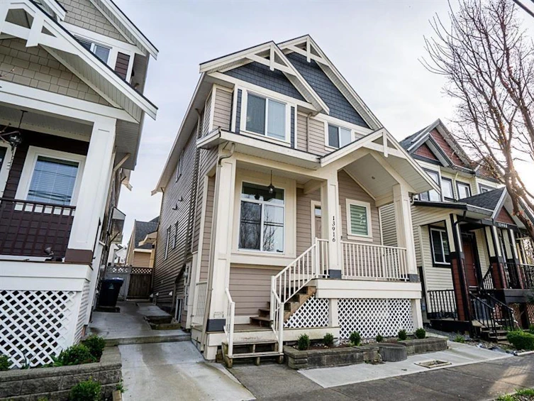 13916 60 Avenue, Surrey, BC, V3X 0G6
