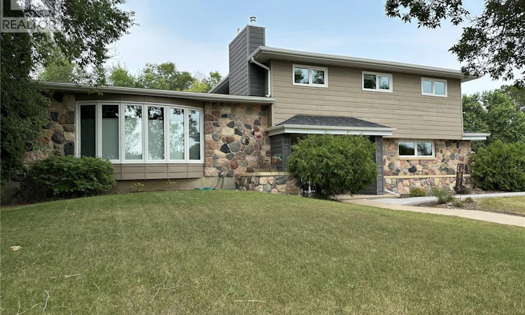 815 Douglas Road