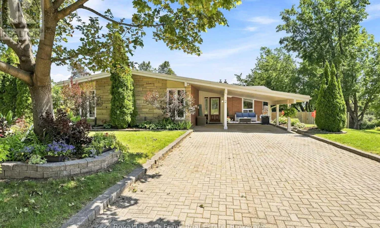 2 Crestwood Avenue