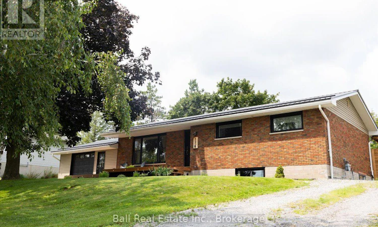 776 Donoghue Crescent