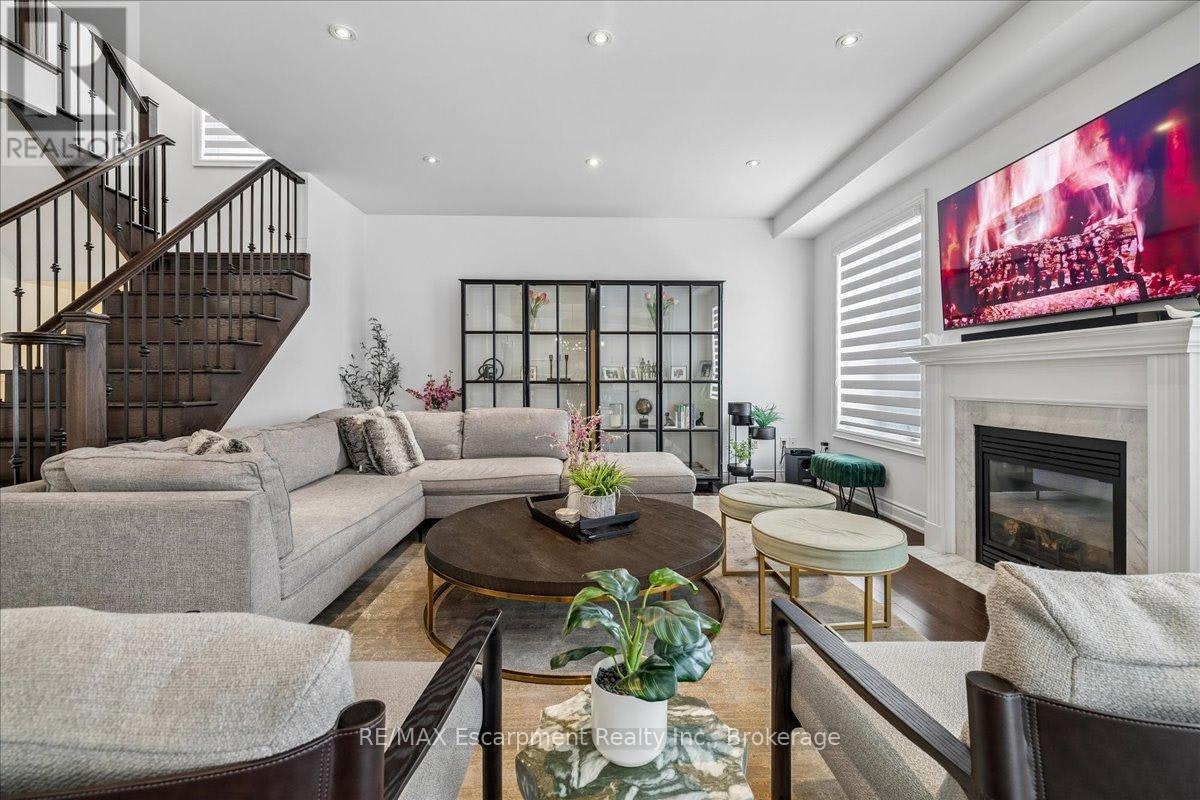 2400 Spring Meadow Way, Oakville, ON, L6M 0R6 - 10