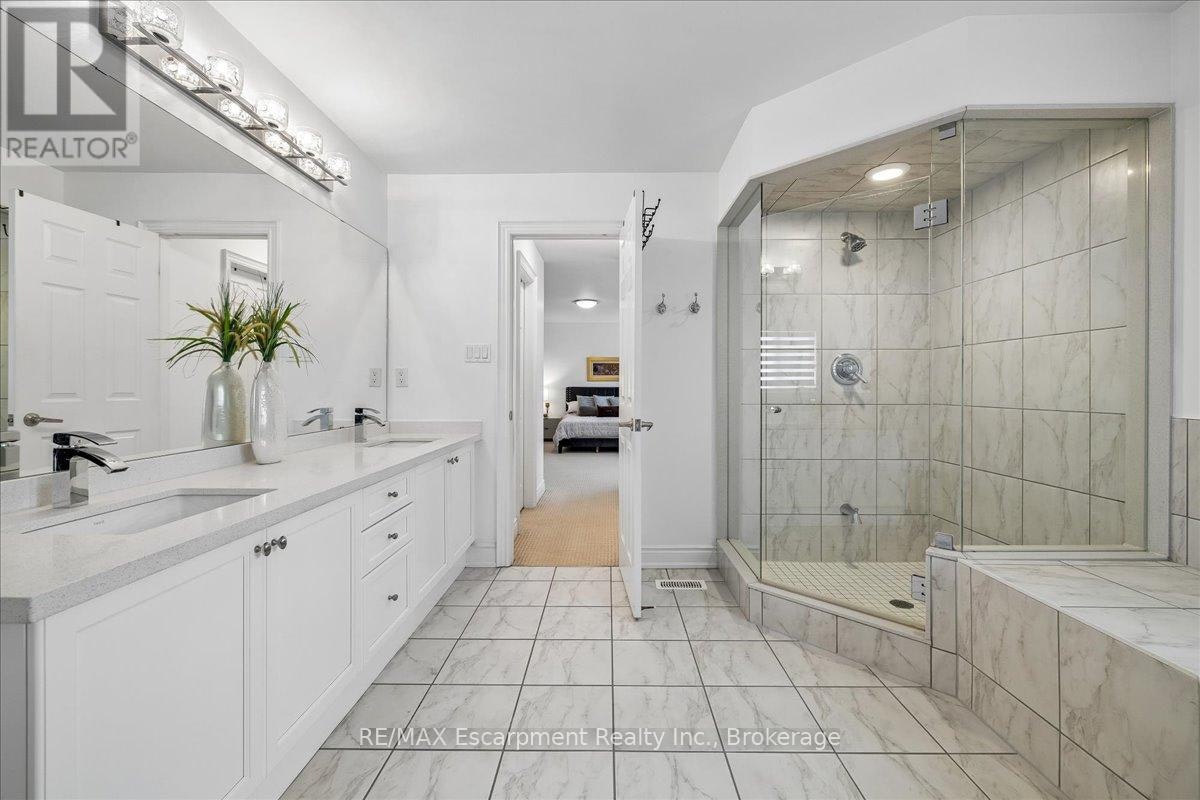 2400 Spring Meadow Way, Oakville, ON, L6M 0R6 - 30