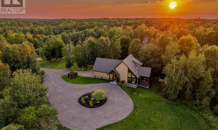 466 Ouellette Road