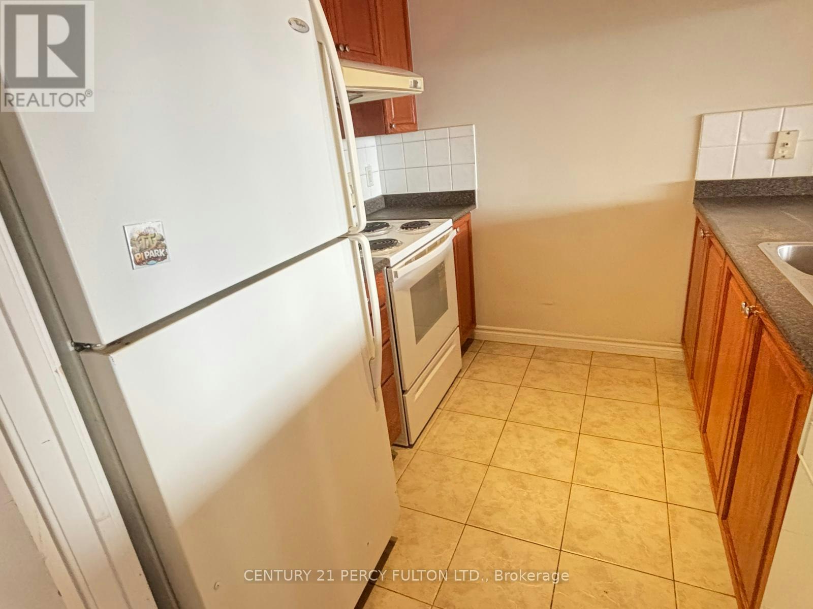 1101-8 Mondeo Drive, Toronto, ON, M1P 5C7 - 8