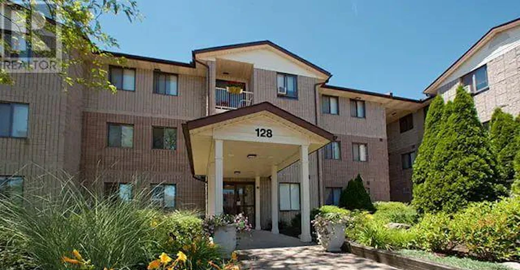 215-128 St Augustine Drive, St. Catharines, ON, L2P 3X6