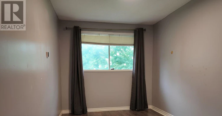 MAIN-62 Elma Street E, St. Catharines, ON, L2N 6Z7 - 8