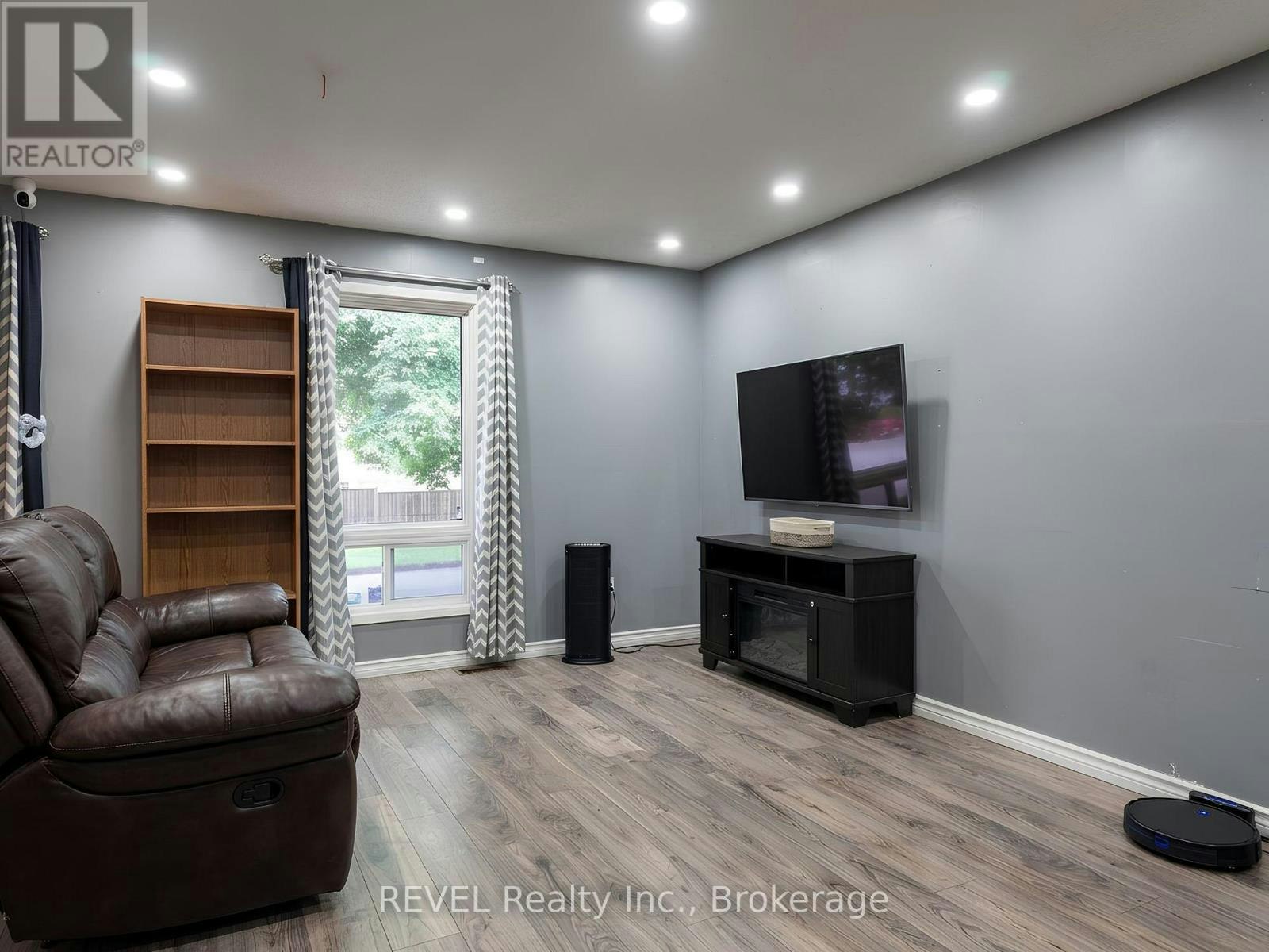 MAIN-62 Elma Street E, St. Catharines, ON, L2N 6Z7 - 3