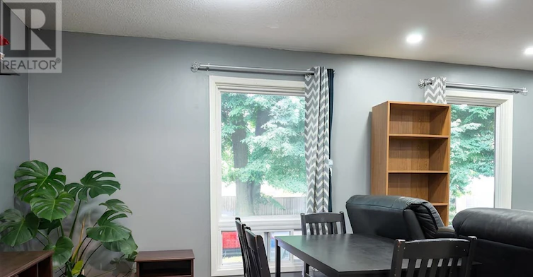 MAIN-62 Elma Street E, St. Catharines, ON, L2N 6Z7 - 4