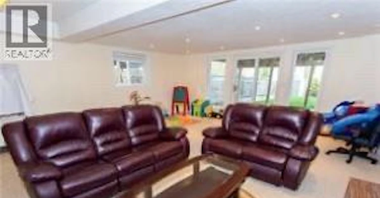676 Bonavista Drive, Waterloo, ON, N2K 4E9 - 6
