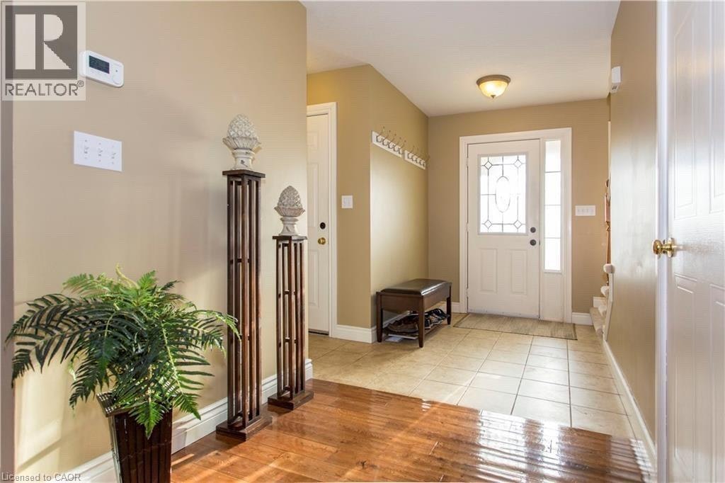 676 Bonavista Drive, Waterloo, ON, N2K 4E9 - 2