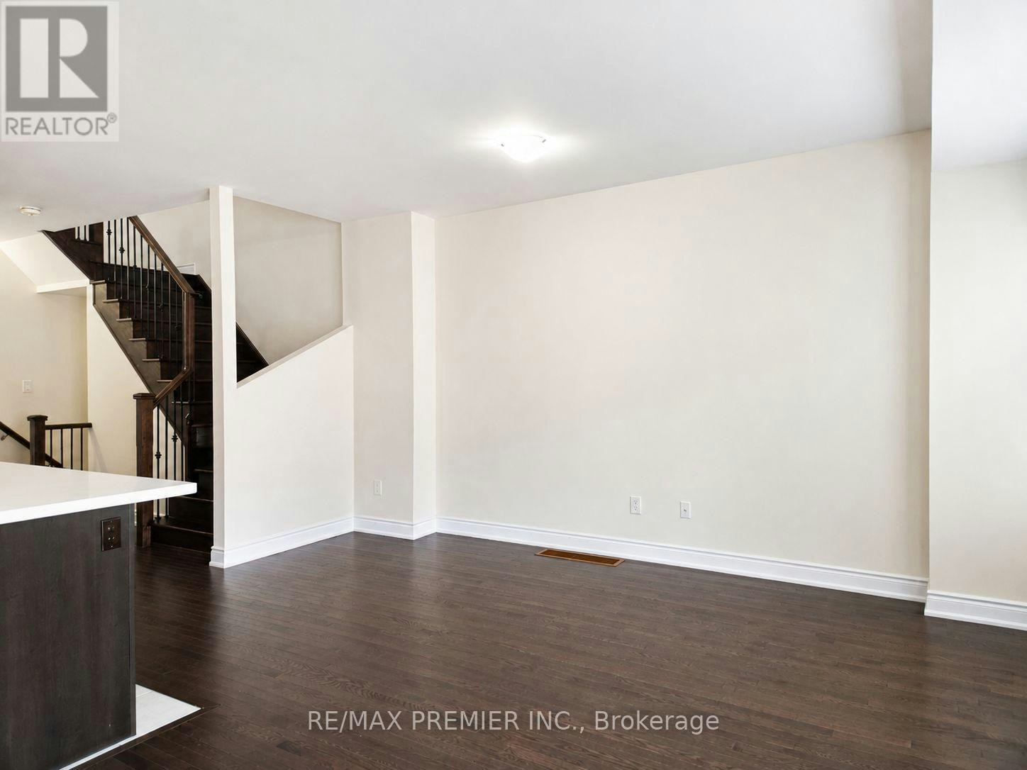 34 Arnold Crescent, New Tecumseth, ON, L9R 0T6 - 2