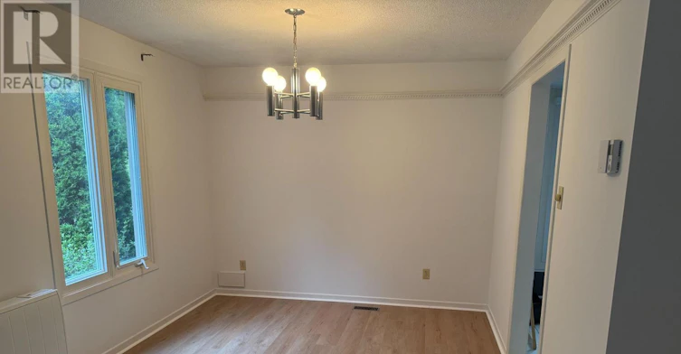 323 Waratah Avenue, Newmarket, ON, L3Y 5J3 - 10