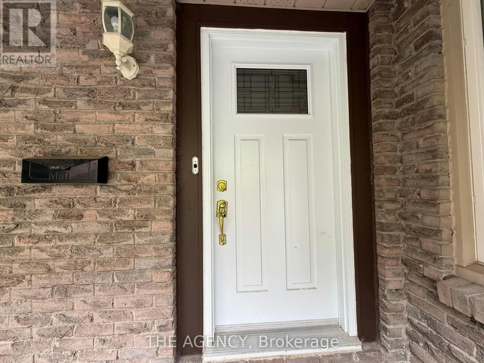 323 Waratah Avenue, Newmarket, ON, L3Y 5J3 - 4