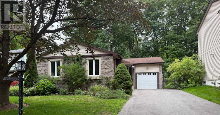 323 Waratah Avenue, Newmarket, ON, L3Y 5J3