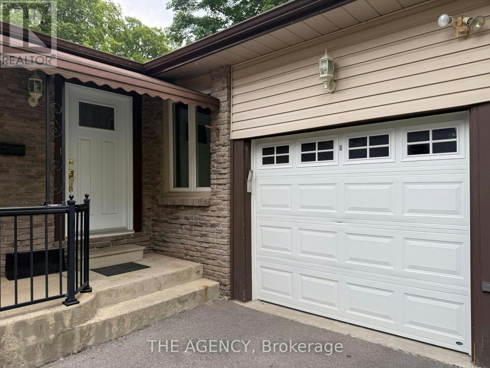 323 Waratah Avenue, Newmarket, ON, L3Y 5J3 - 3