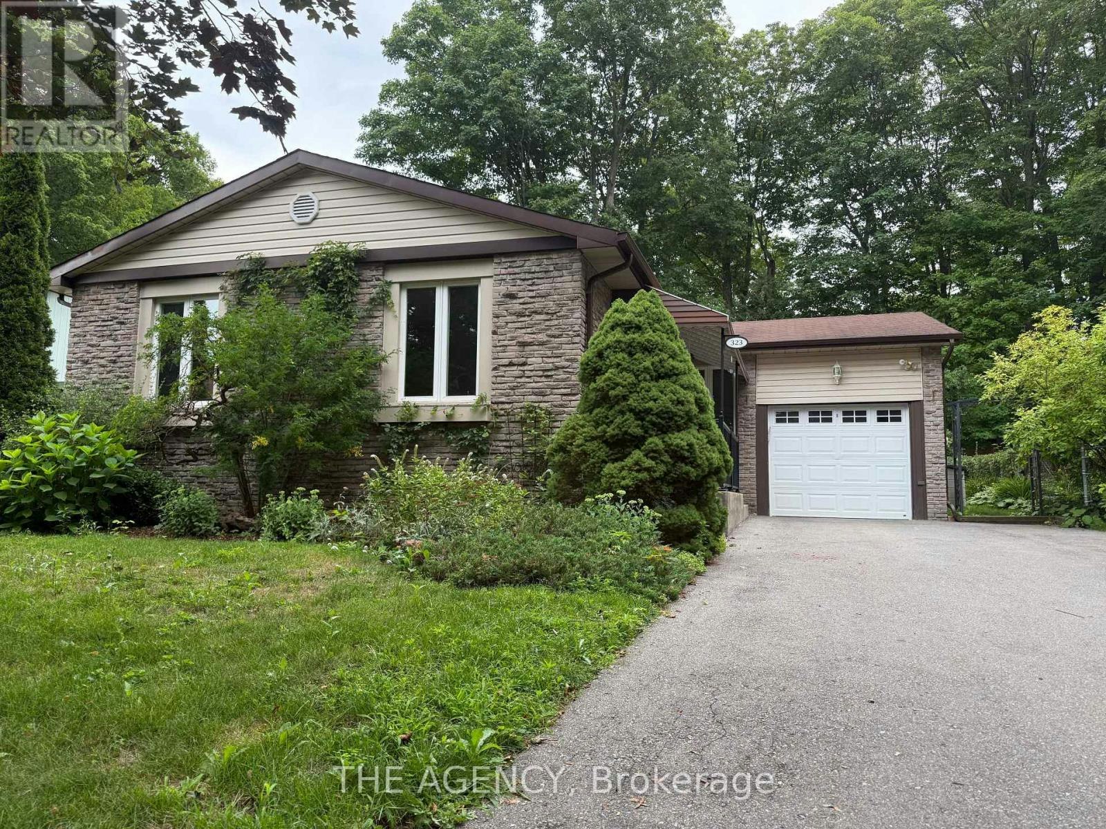323 Waratah Avenue, Newmarket, ON, L3Y 5J3 - 2