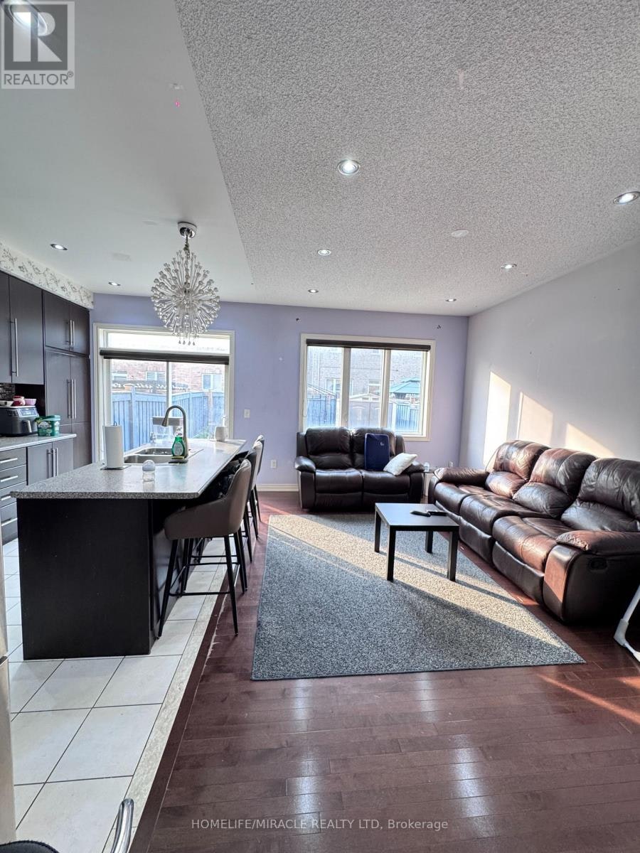 8 Altura Way, Brampton, ON, L6P 4A1 - 10