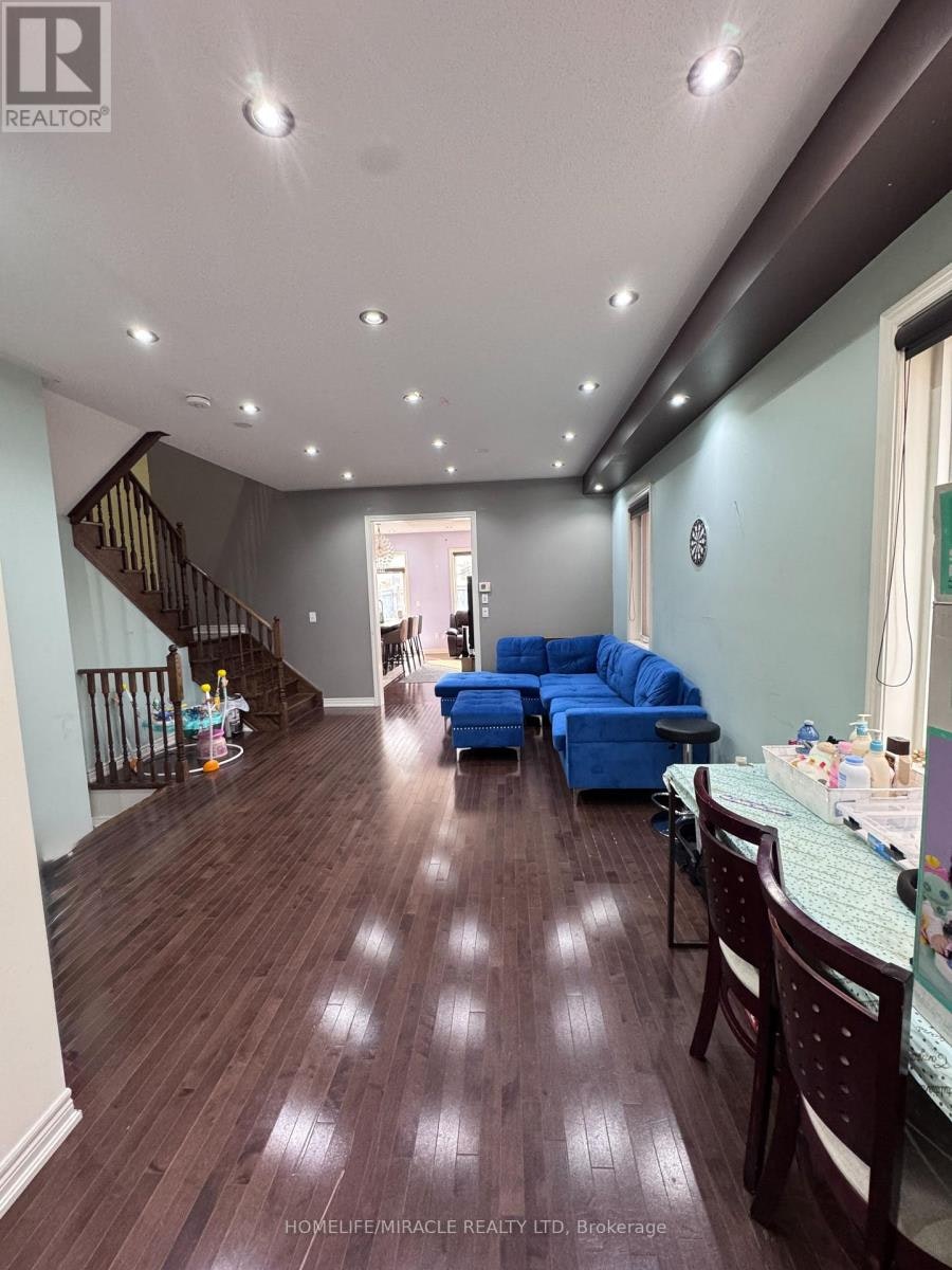 8 Altura Way, Brampton, ON, L6P 4A1 - 7