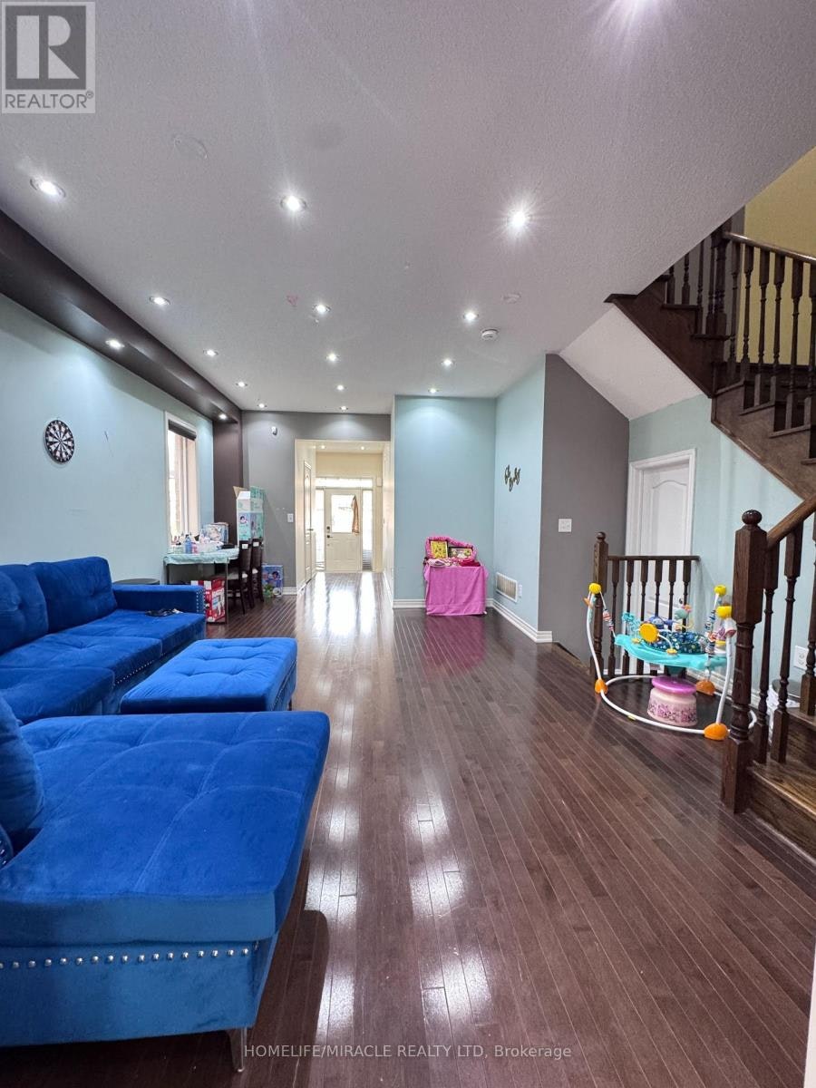 8 Altura Way, Brampton, ON, L6P 4A1 - 9
