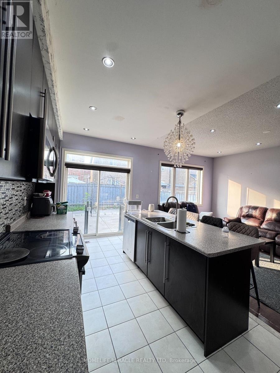 8 Altura Way, Brampton, ON, L6P 4A1 - 11