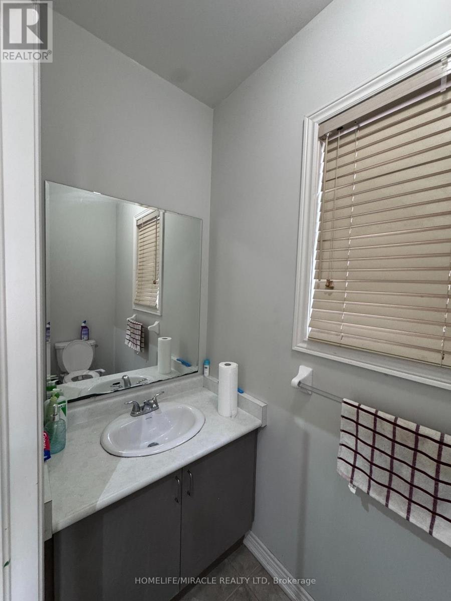 8 Altura Way, Brampton, ON, L6P 4A1 - 6