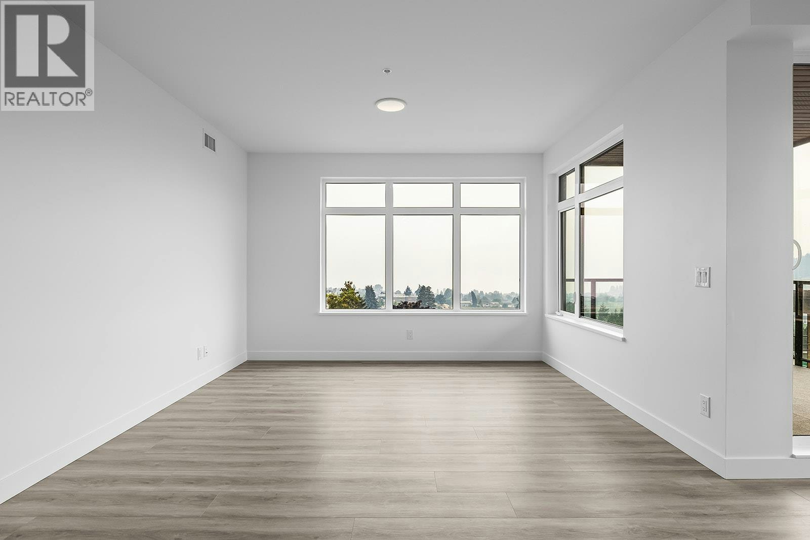 403-2760 Olalla Road - 2