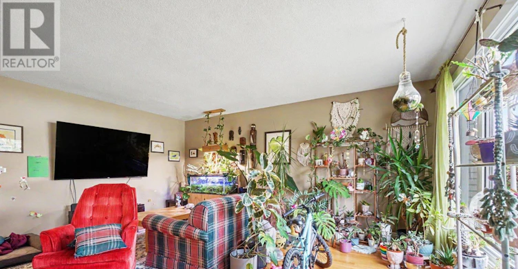 816 Willow Avenue, Ottawa, ON, K1E 1C7 - 3