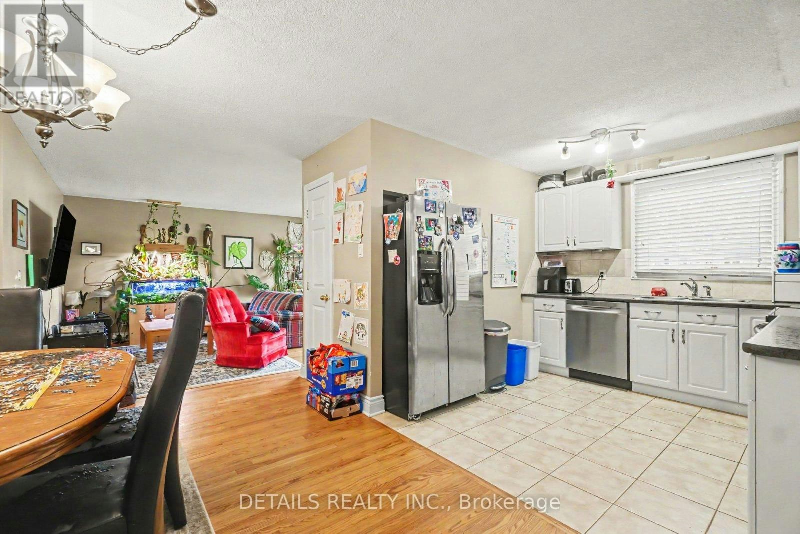 816 Willow Avenue, Ottawa, ON, K1E 1C7 - 6