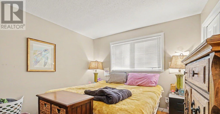 816 Willow Avenue, Ottawa, ON, K1E 1C7 - 11