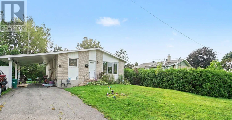 816 Willow Avenue, Ottawa, ON, K1E 1C7 - 2