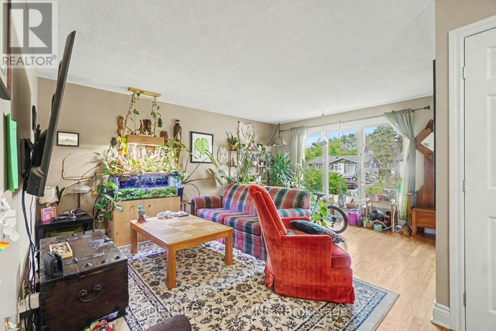 816 Willow Avenue, Ottawa, ON, K1E 1C7 - 4