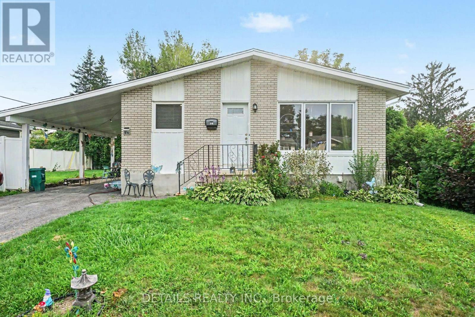 816 Willow Avenue, Ottawa, ON, K1E 1C7