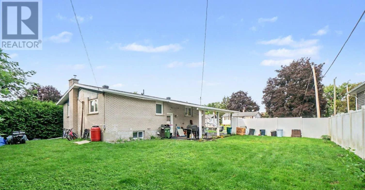 816 Willow Avenue, Ottawa, ON, K1E 1C7 - 12