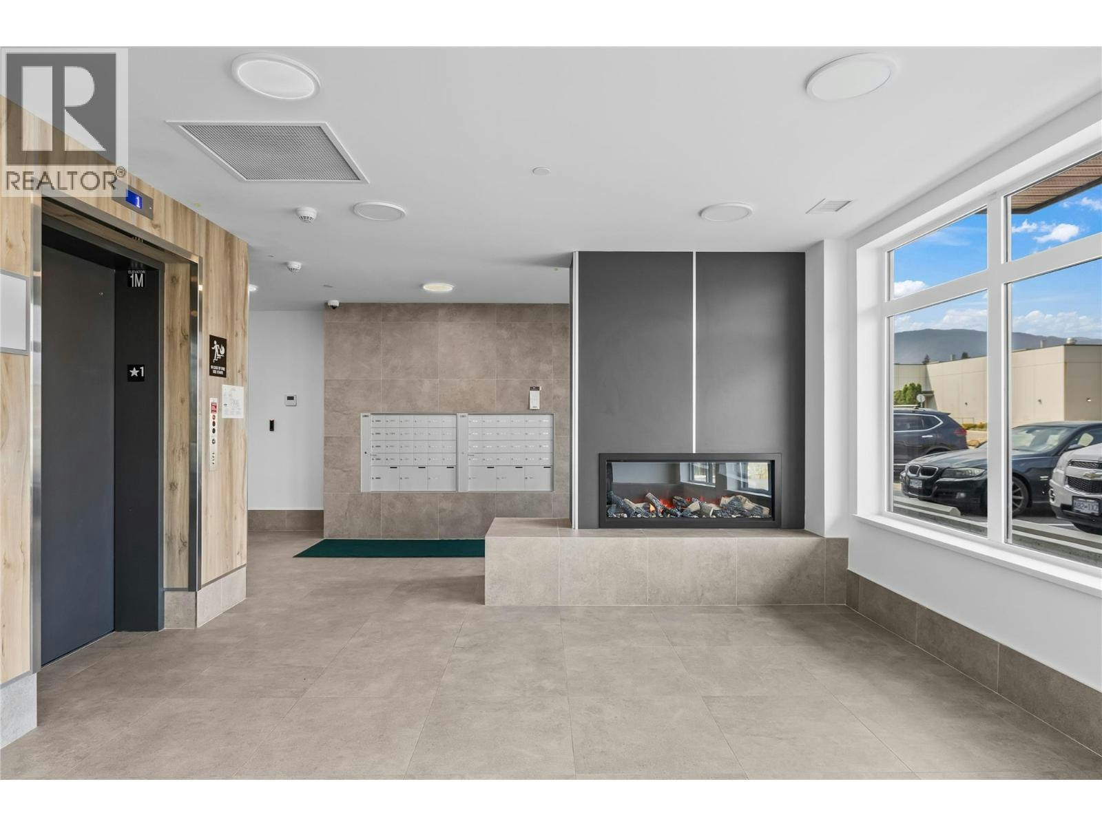 204-2760 Olalla Road - 5