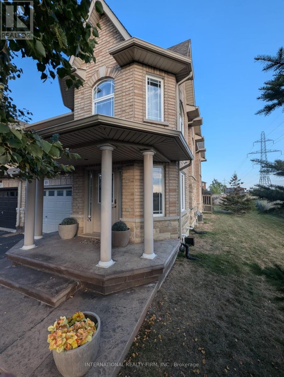 69 Periwinkle Drive, Hamilton, ON, L0R 1P0 - 2