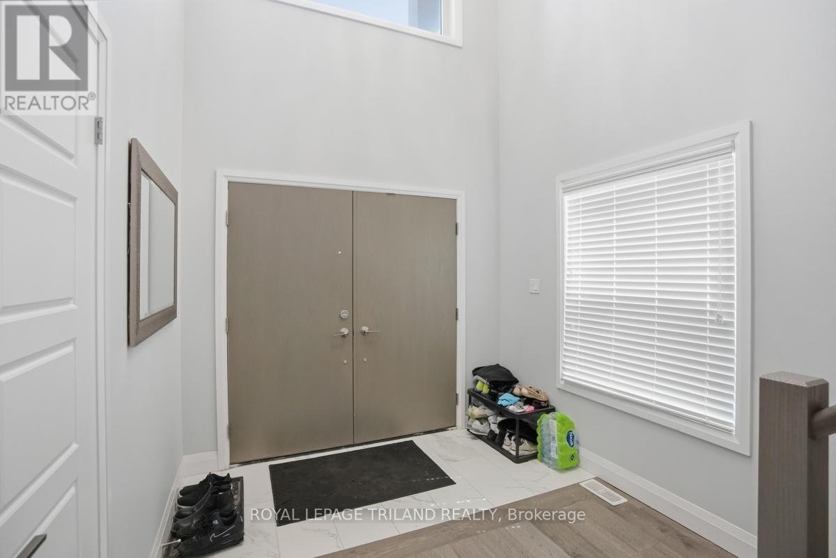 3601 Lynds Street, London, ON, N6L 0G6 - 4