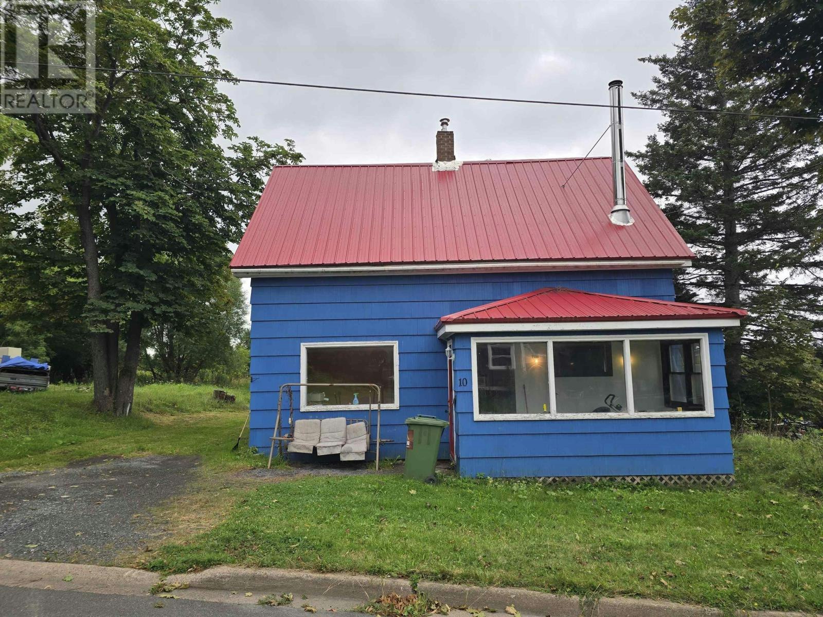 10 Chestnut Street, Trenton, NS, B0K 1X0