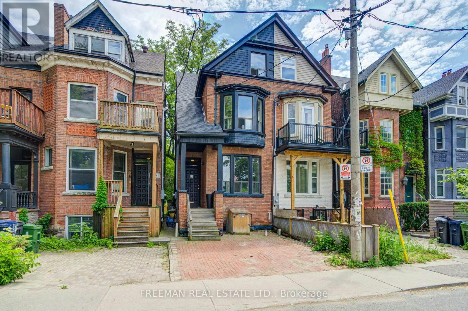 63 Sussex Avenue, Toronto, ON, M5S 1J8