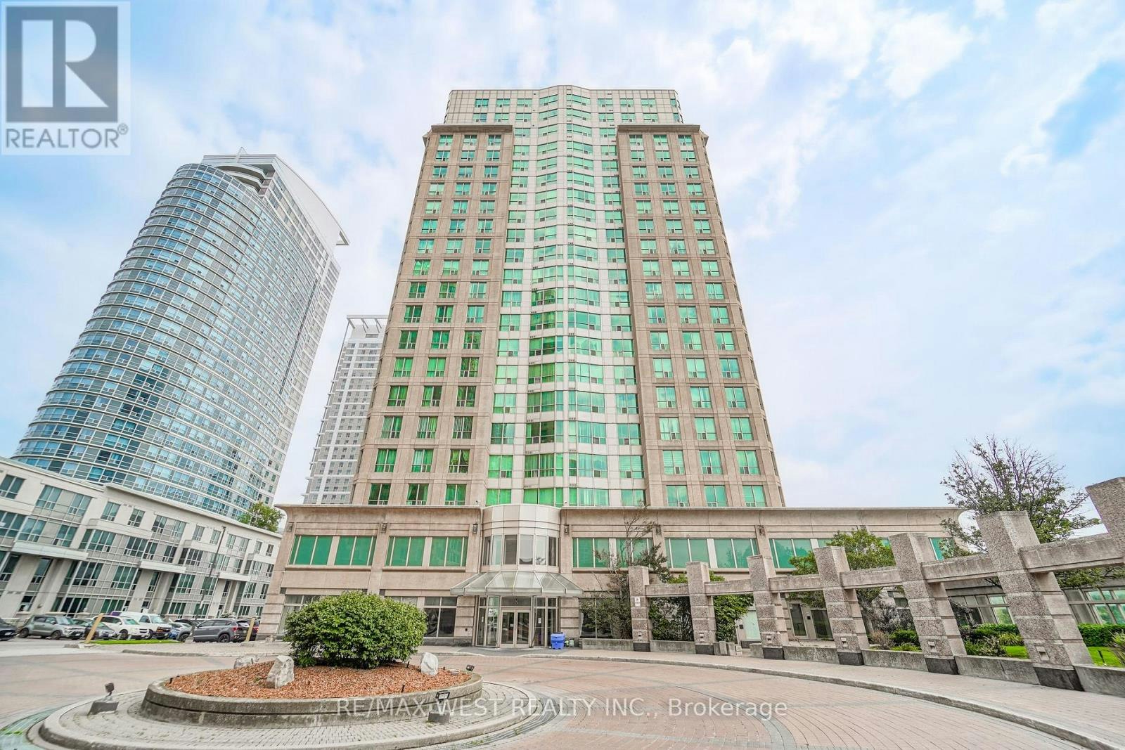 PH103-8 Lee Centre Drive, Toronto, ON, M1H 3H8