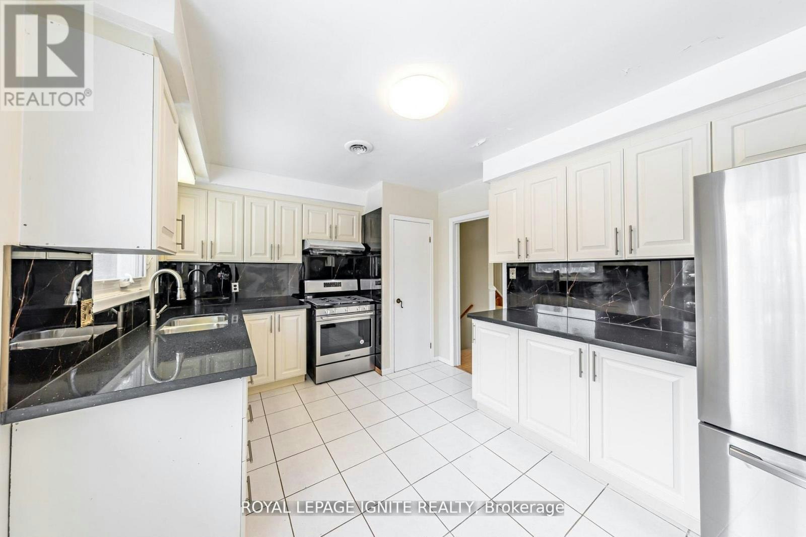 MAIN-83 Deep Dene Drive, Toronto, ON, M1C 1L9 - 22