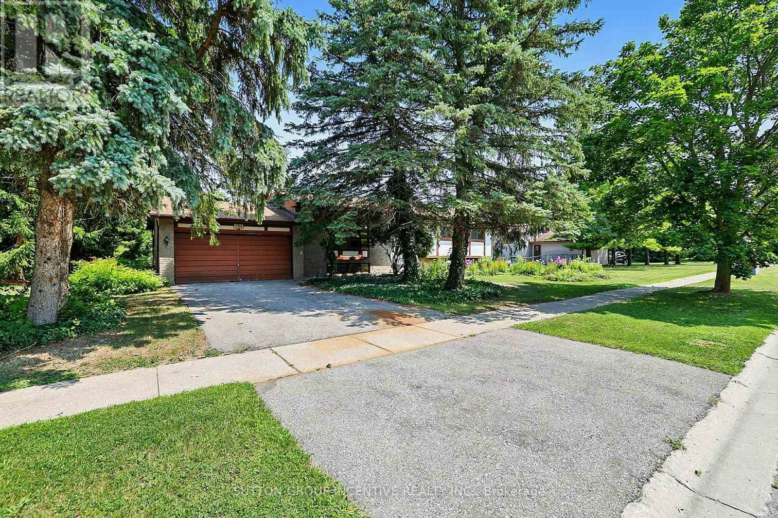37 Moore Park Drive, King, ON, L0G 1T0