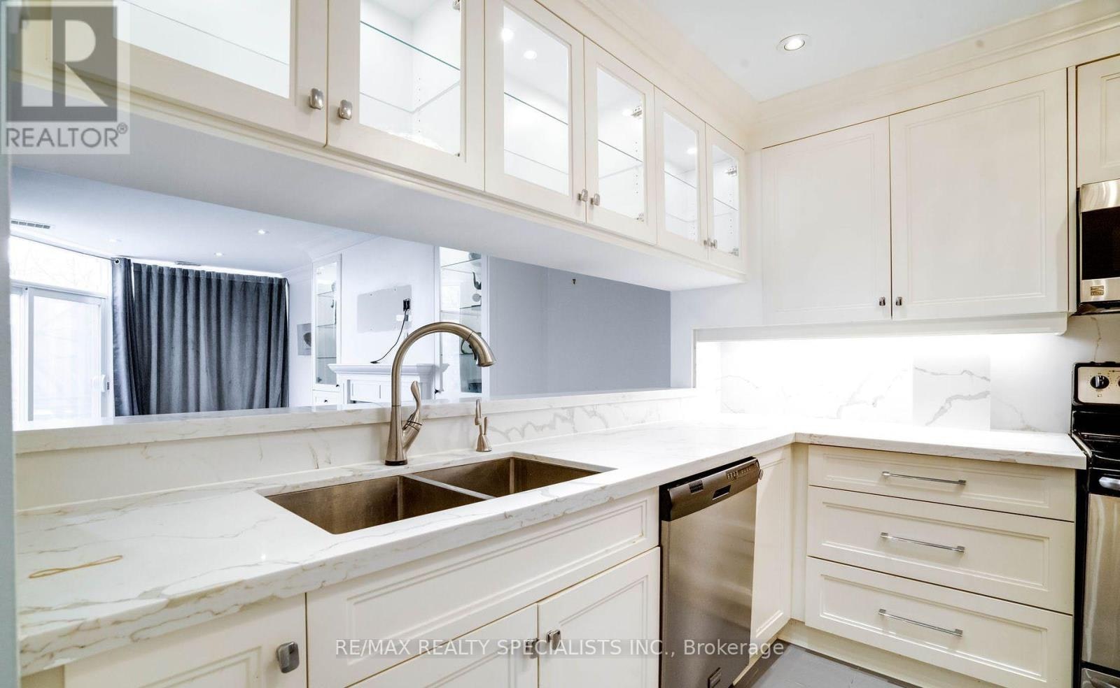 TH5-100 Arbors Lane, Vaughan, ON, L4L 7G4 - 3