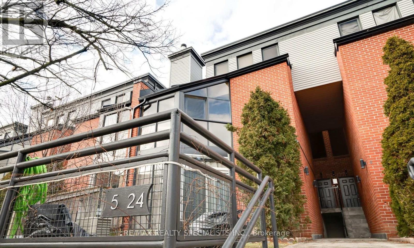 TH5-100 Arbors Lane, Vaughan, ON, L4L 7G4