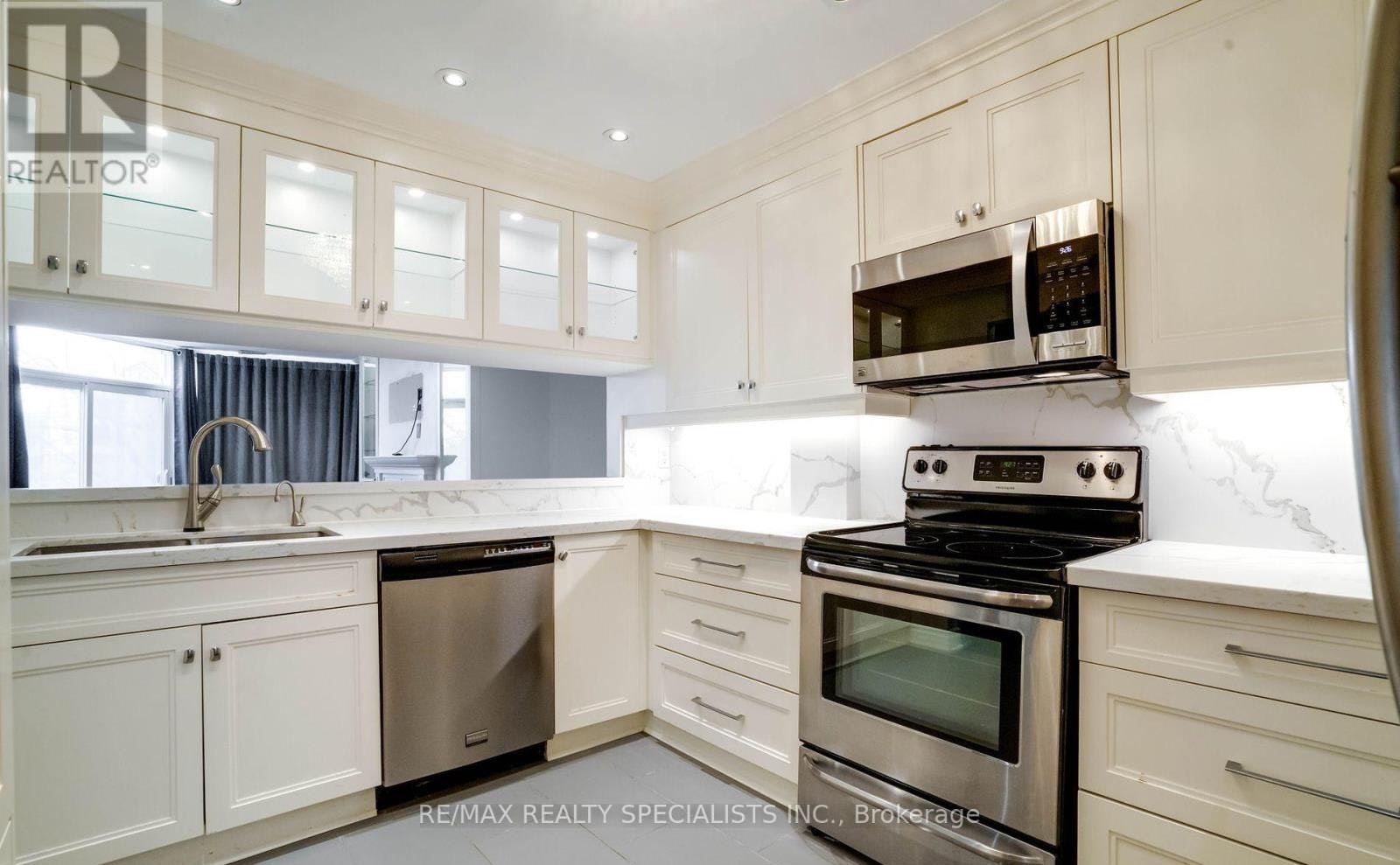 TH5-100 Arbors Lane, Vaughan, ON, L4L 7G4 - 2