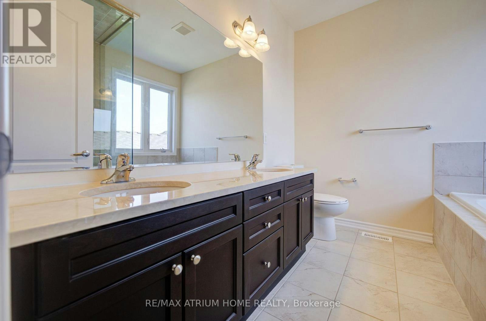 396 Thomas Phillips Drive, Aurora, ON, L4G 0T2 - 43