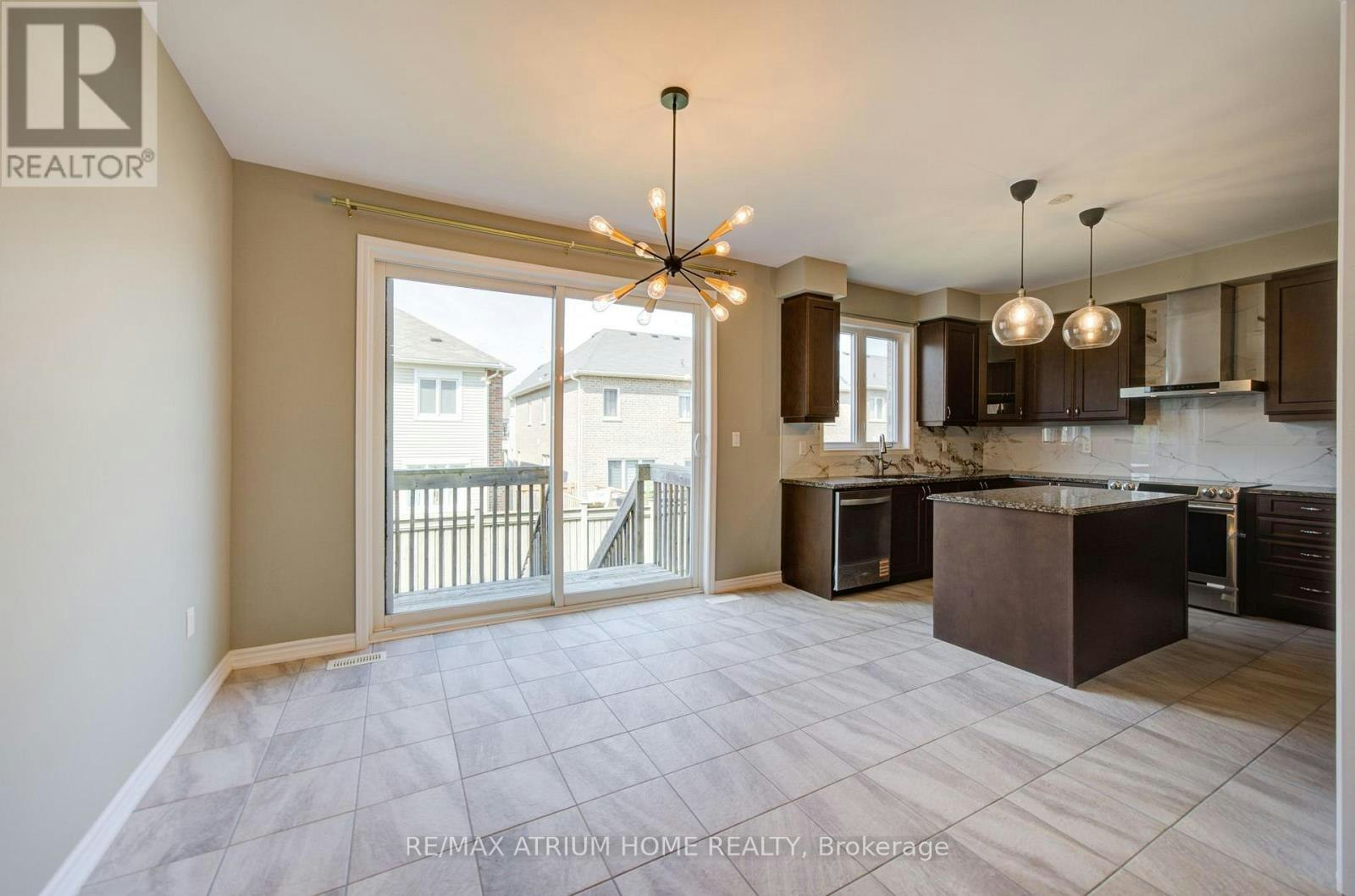 396 Thomas Phillips Drive, Aurora, ON, L4G 0T2 - 18